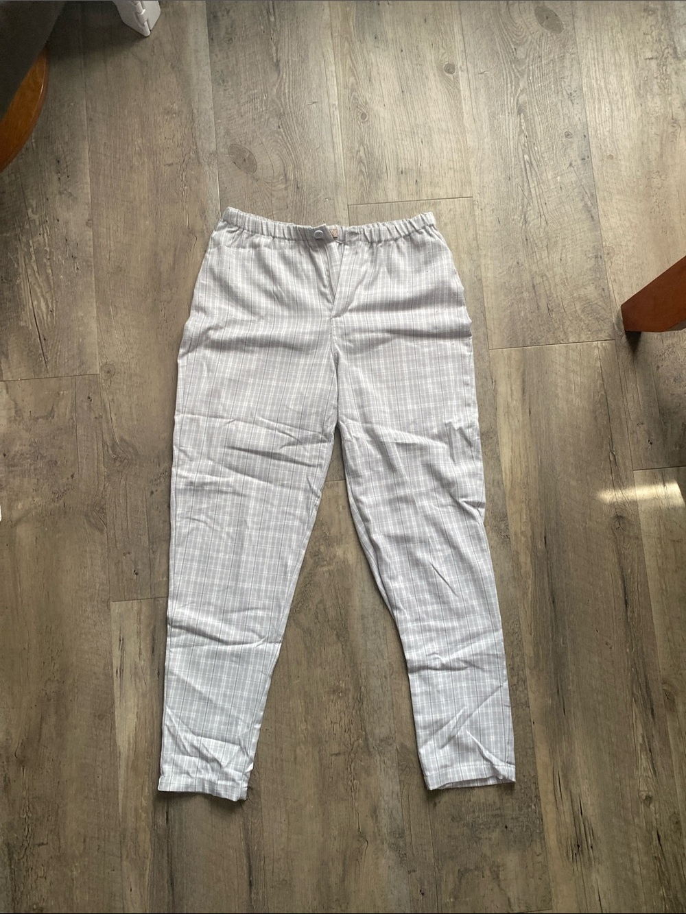 Harlow Women's Light Gray Plaid Ankle Pants